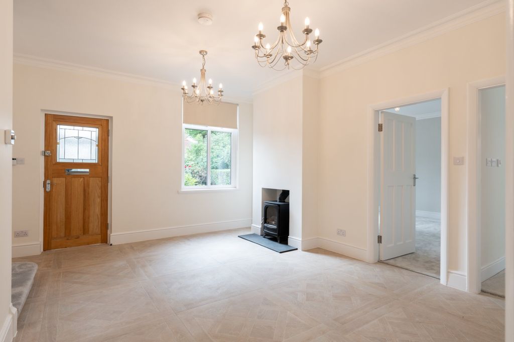 Property photo 2 of 27 Entrance