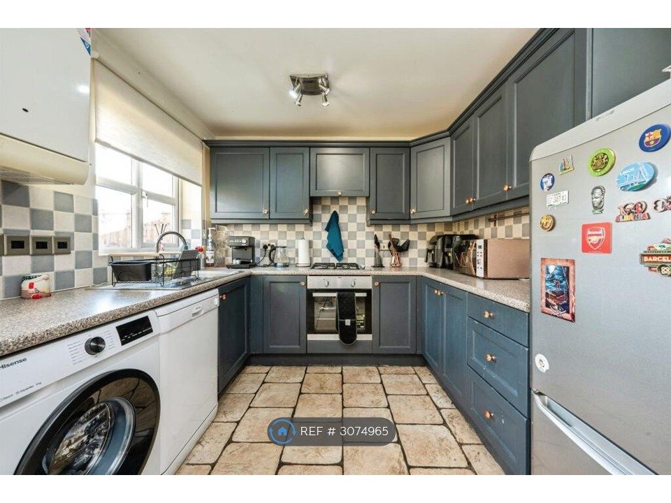 Property photo 2 of 13 Kitchen