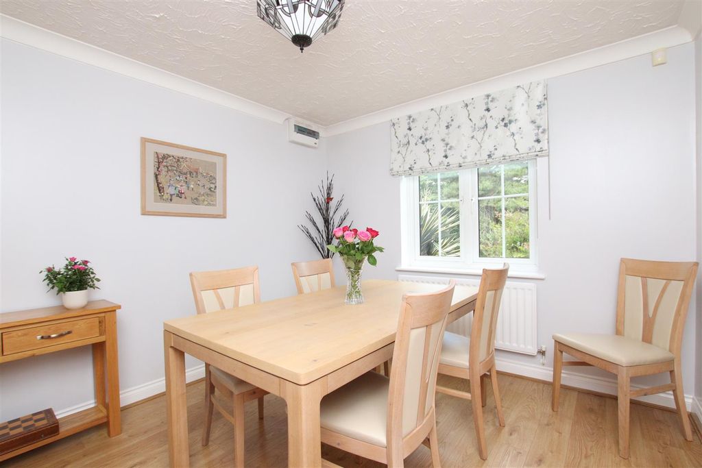 Property photo 3 of 17 Dining Room.Jpg