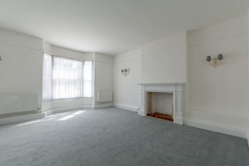 Property photo 2 of 12 Picture No. 03