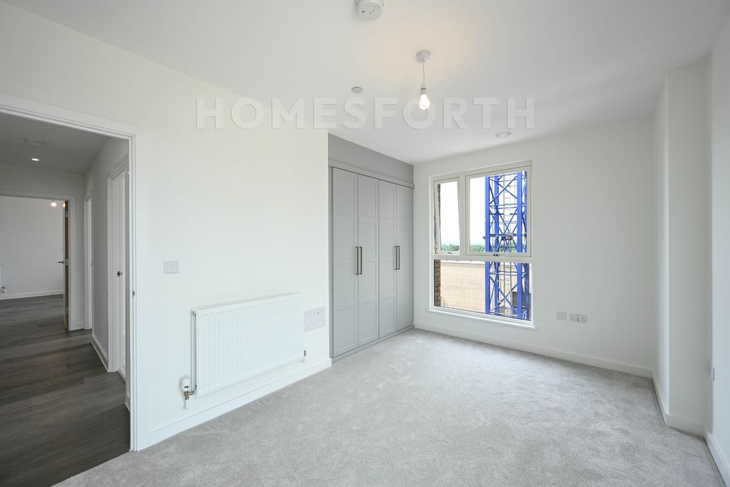 Property photo 3 of 18 Photo 4