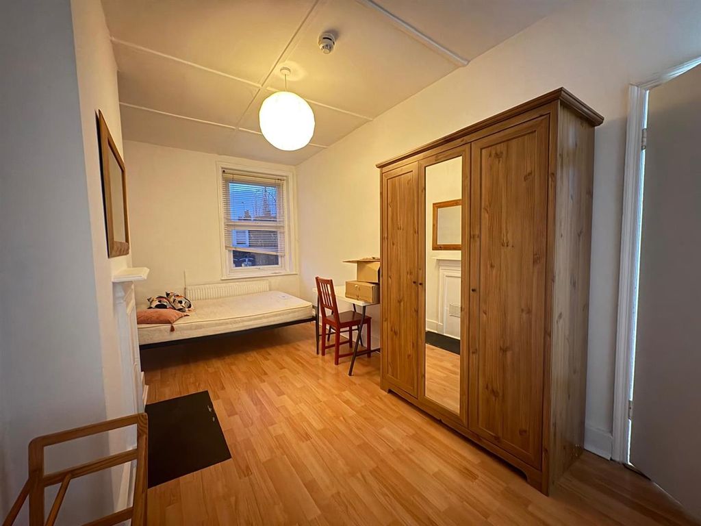 Property photo 1 of 4 6726d4A6-d878-41A6-Bc50-5d5334B7c621.Jpg