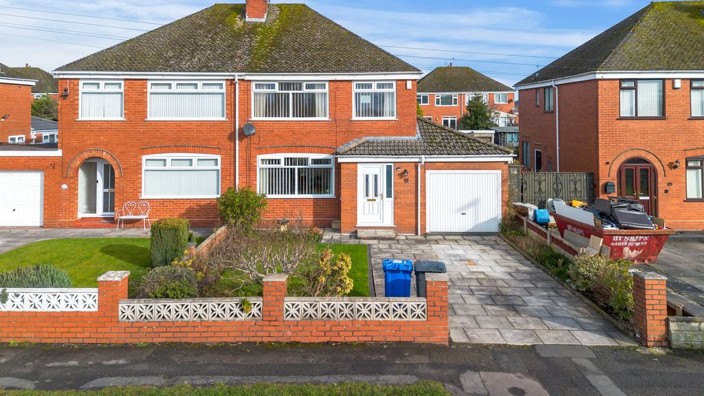 Property photo 1 of 28