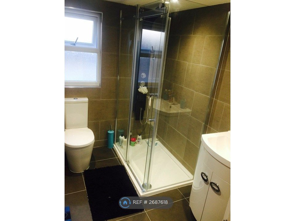 Property photo 2 of 9 Bathromm1