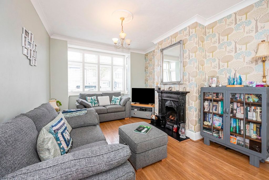 Property photo 2 of 20