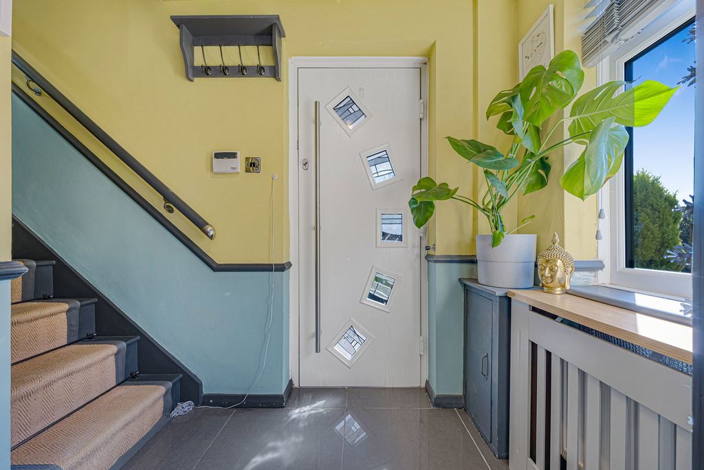 Property photo 2 of 24