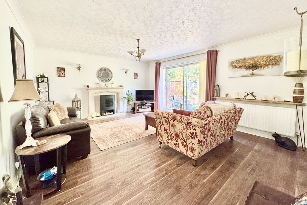 Property photo 2 of 23