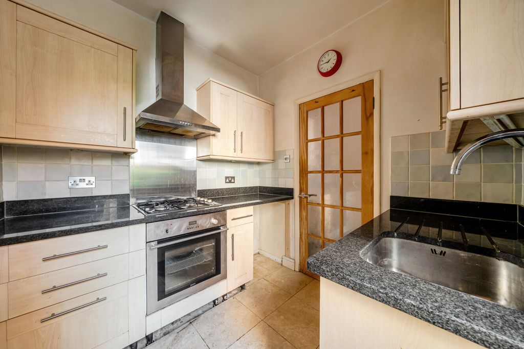 Property photo 2 of 14 1488717-16-6A4d23...