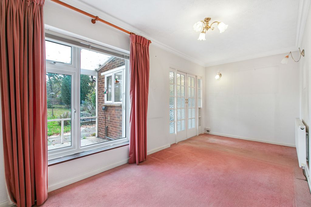 Property photo 3 of 10 Dining Room