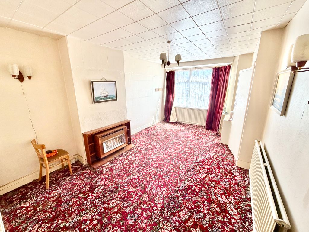 Property photo 3 of 17 Outer