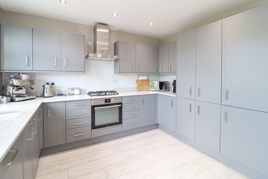 Property photo 3 of 21 4654765