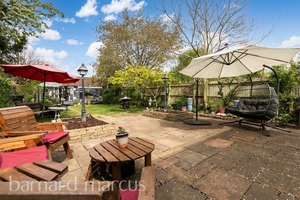 Property photo 2 of 14