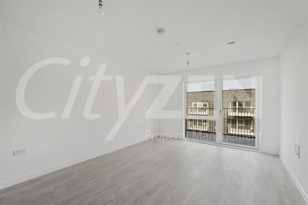 Property photo 2 of 24 Reception