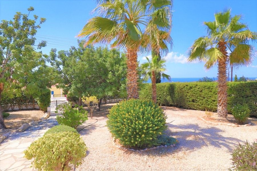 Property photo 2 of 37