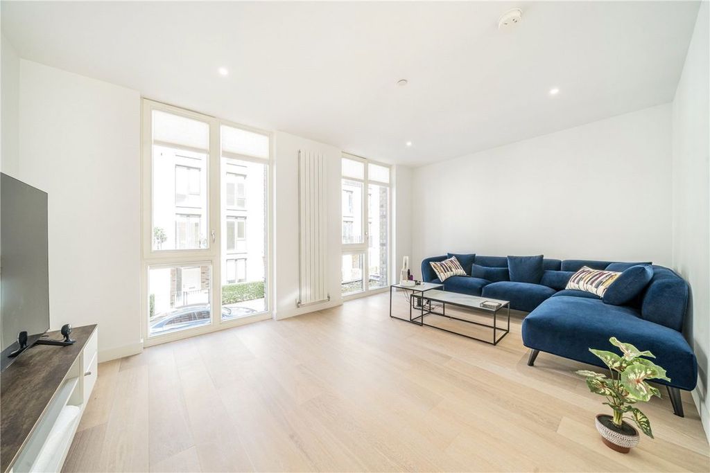 Property photo 1 of 25