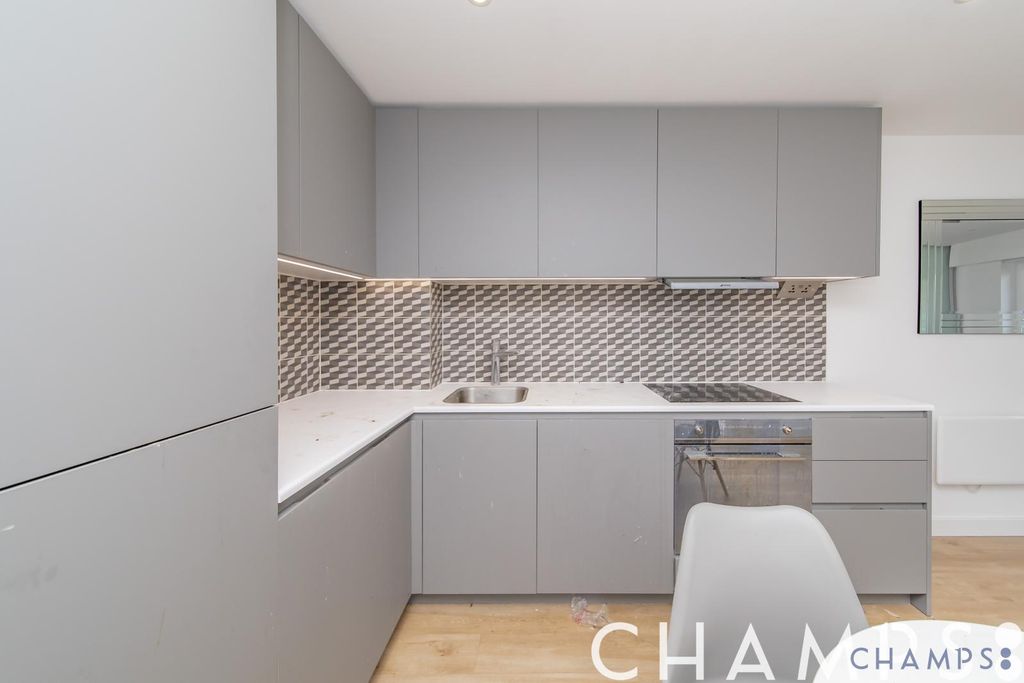 Property photo 1 of 14 Manhattan Studio