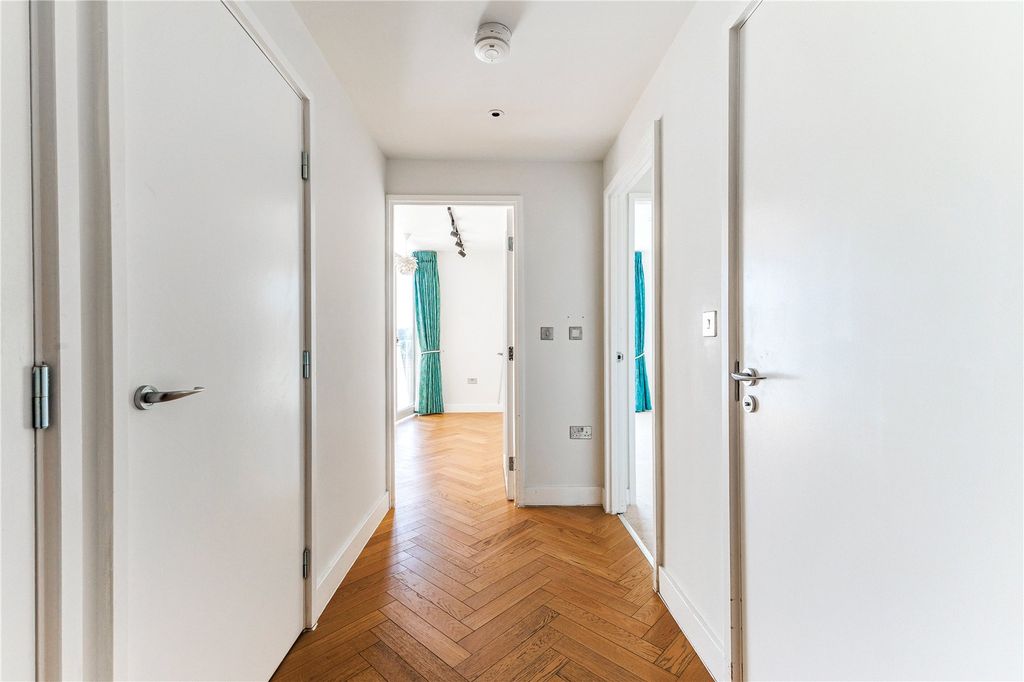 Property photo 3 of 16 Hallway