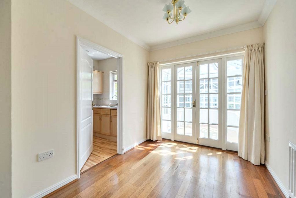 Property photo 3 of 17 Dining Room