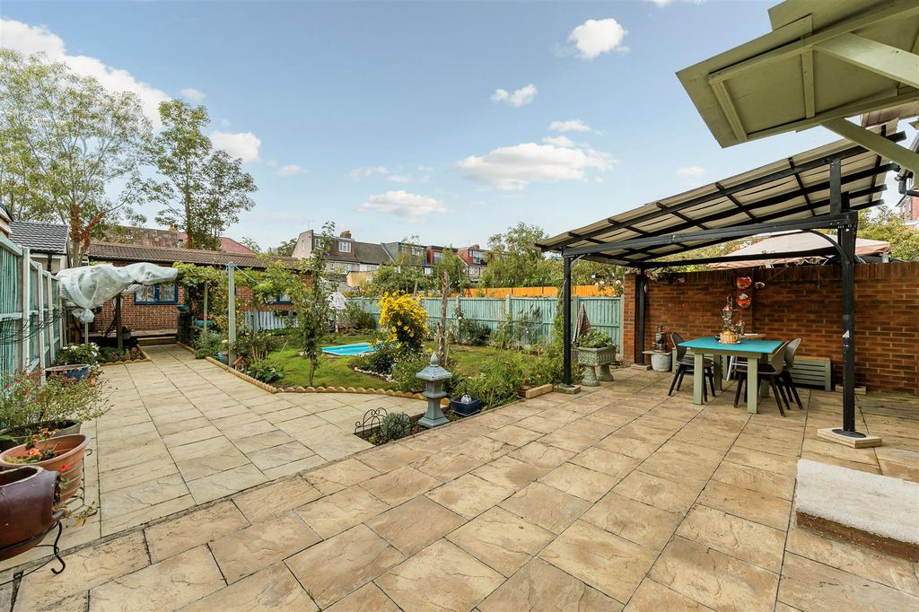 Property photo 2 of 16