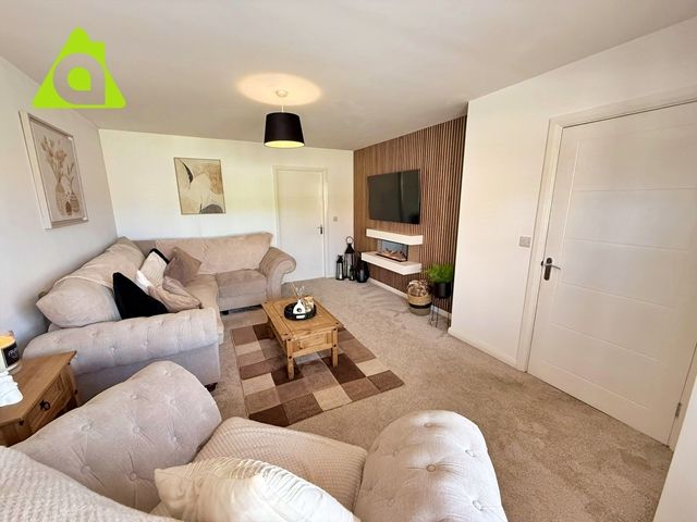 Property photo 2 of 21