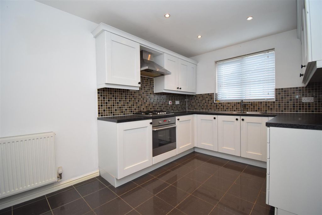 Property photo 3 of 23