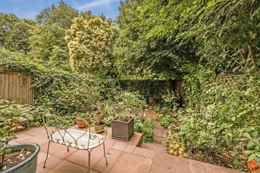 Property photo 2 of 13