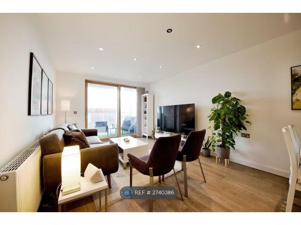 Property photo 2 of 11 Open Plan Lounge