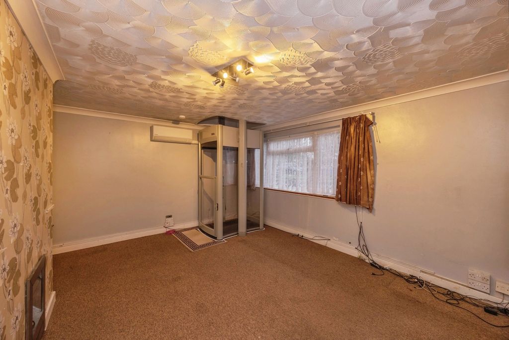 Property photo 2 of 13 Pbox-Img.Jpg