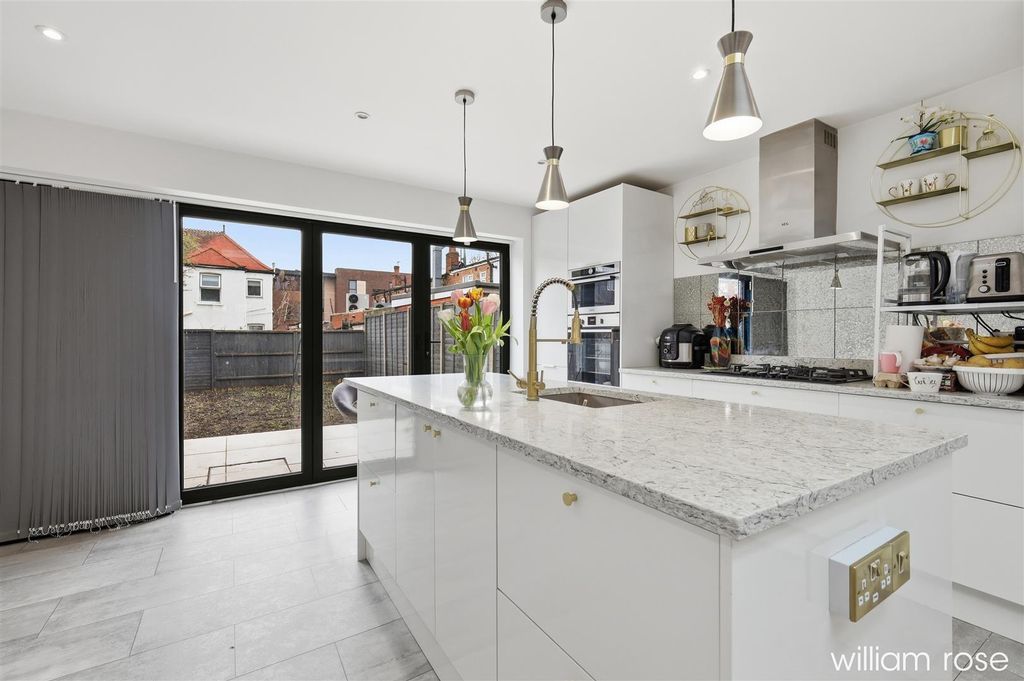 Property photo 3 of 22 14_Img_0522.Jpg