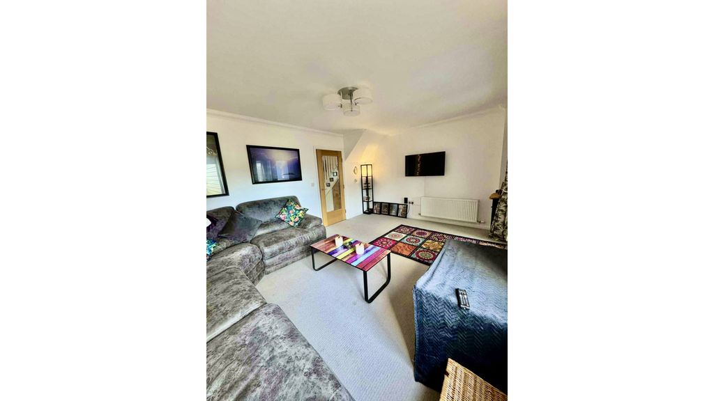 Property photo 3 of 10