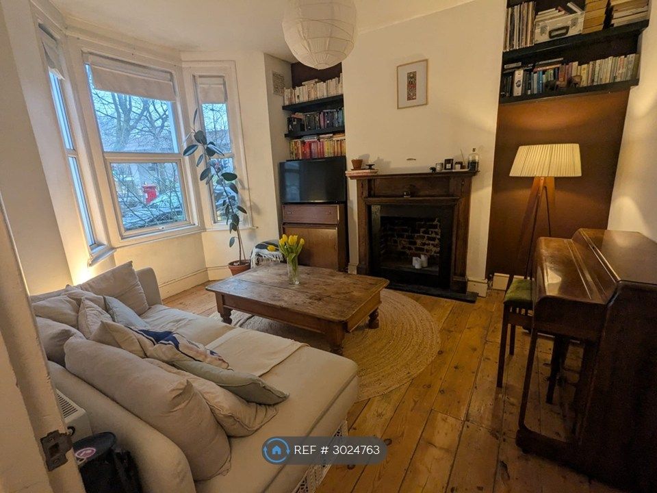 Property photo 2 of 10 Living Room