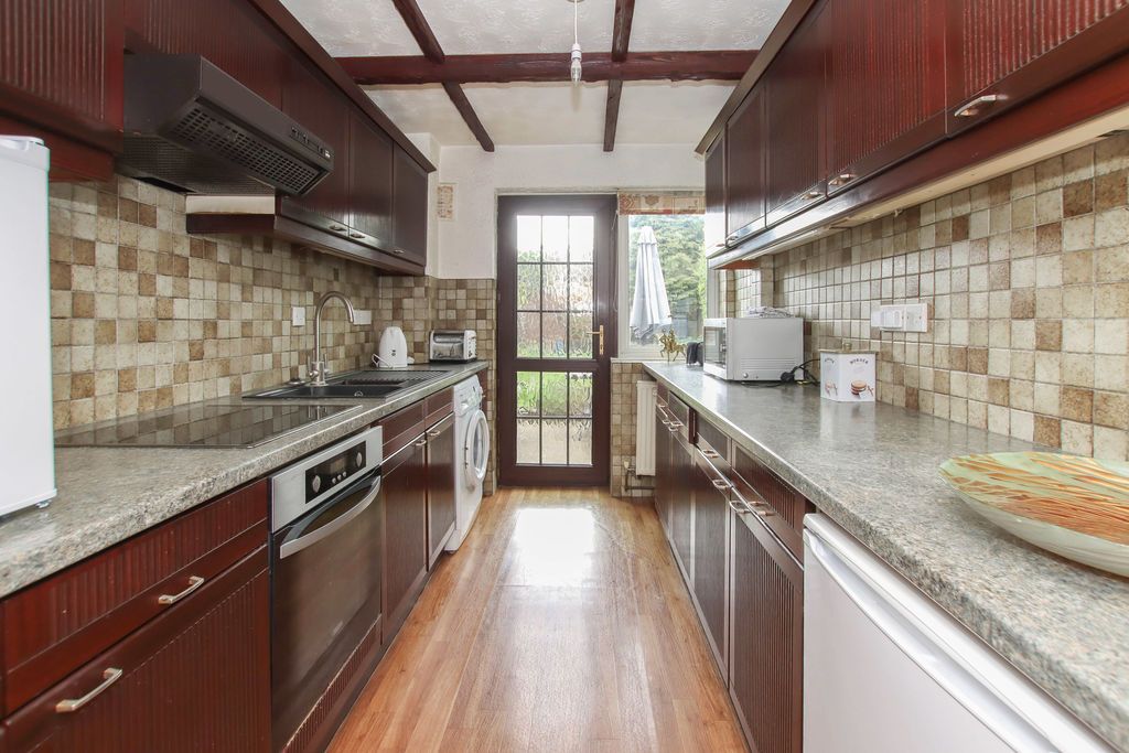 Property photo 3 of 14 Photo 8