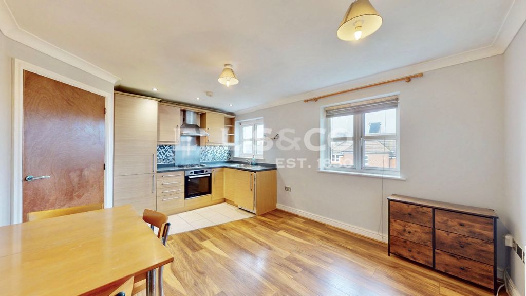 Property photo 2 of 14 Picture No. 18