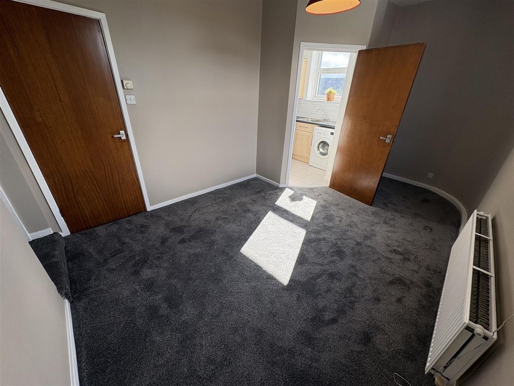 Property photo 3 of 7 Lounge