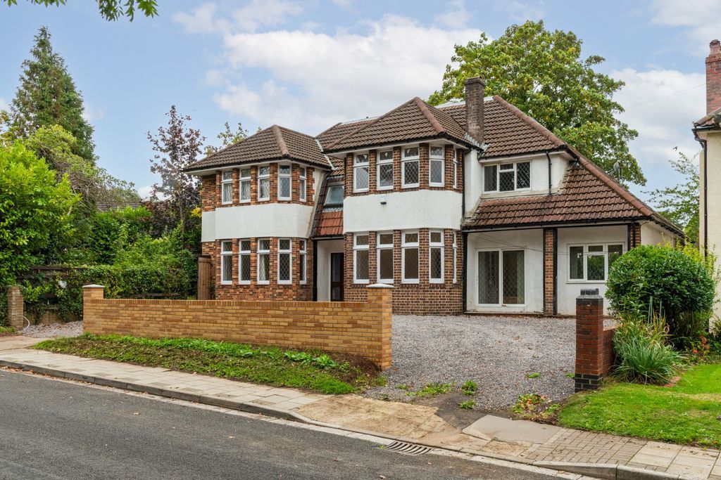 Property photo 1 of 17 External