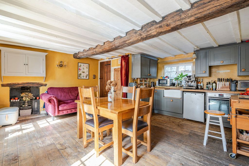 Property photo 2 of 11