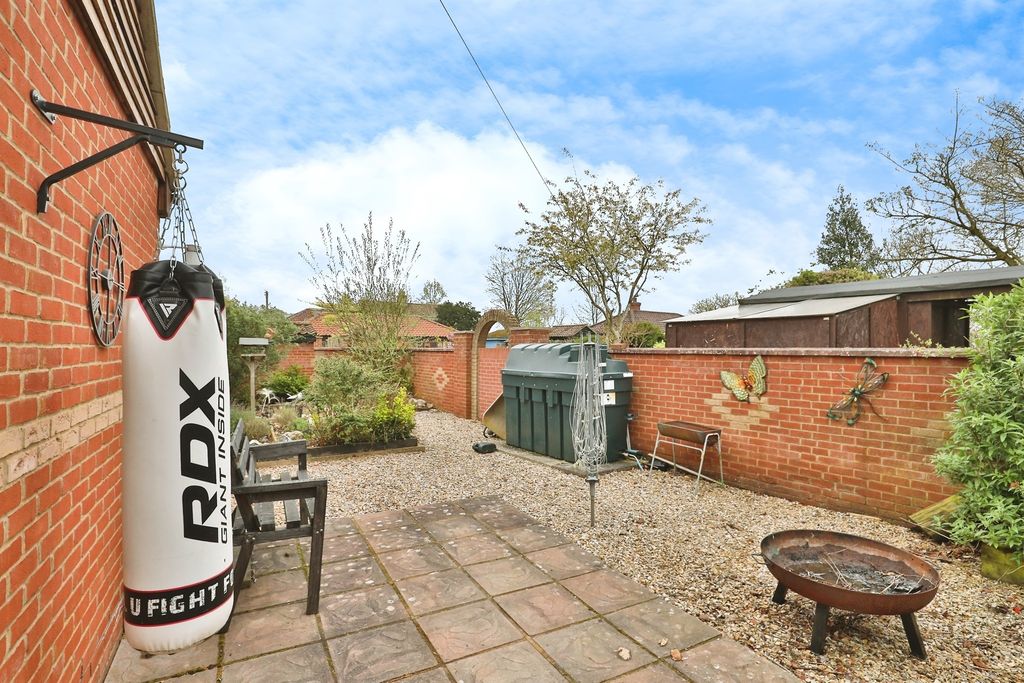 Property photo 3 of 12