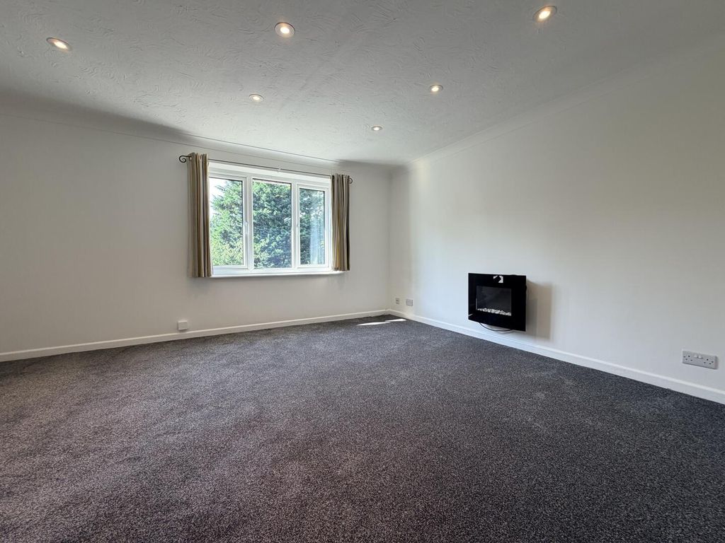 Property photo 2 of 19 Living Room