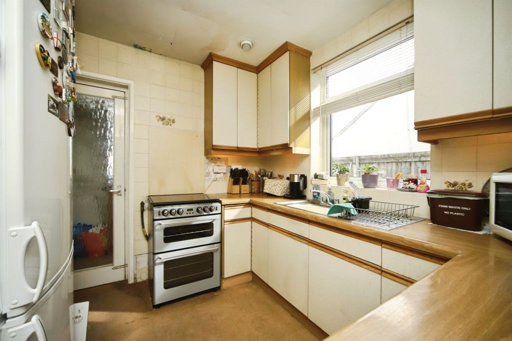 Property photo 2 of 20