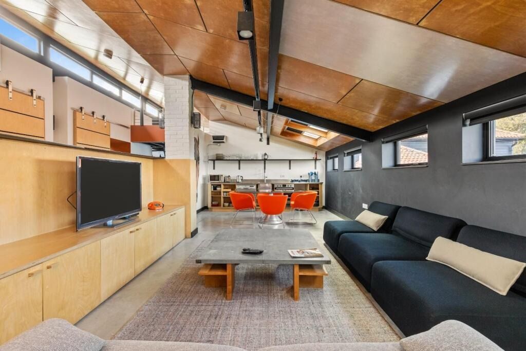 Property photo 3 of 23 4526263