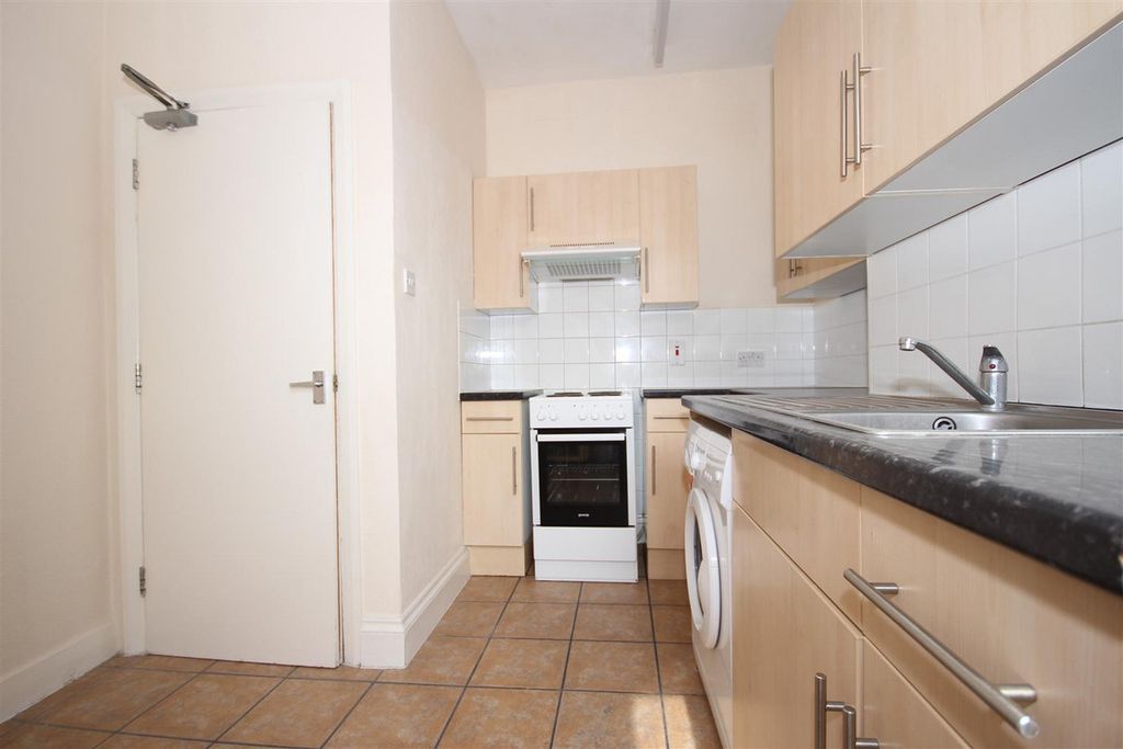 Property photo 3 of 6