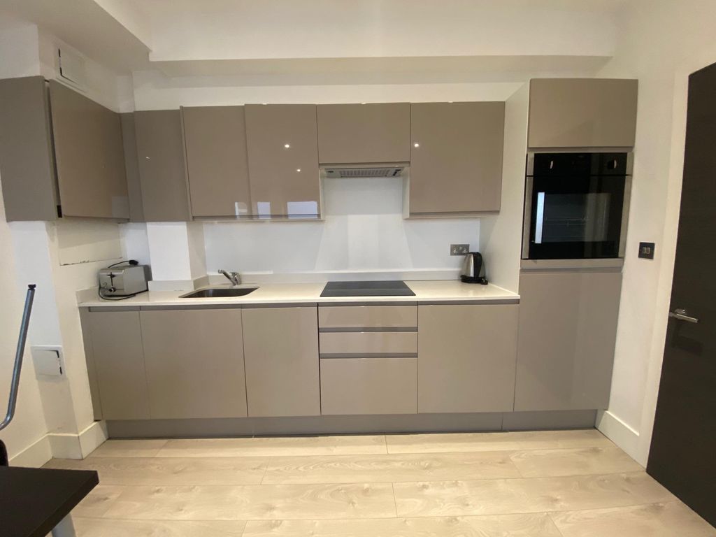 Property photo 3 of 6 Kitchen