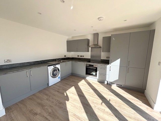 Property photo 3 of 10 Kitchen