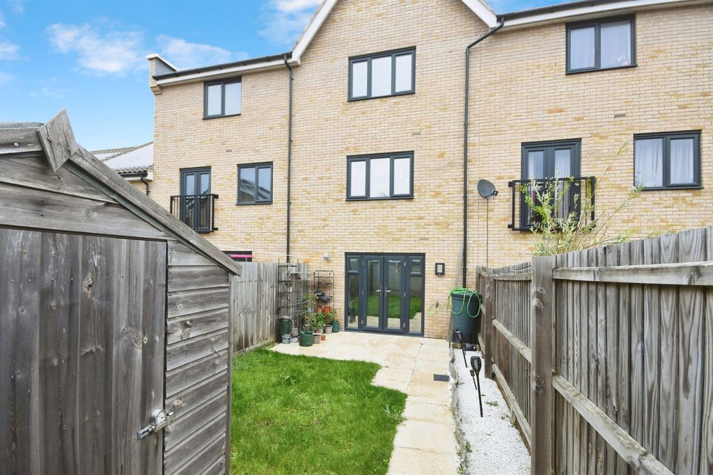 Property photo 2 of 19