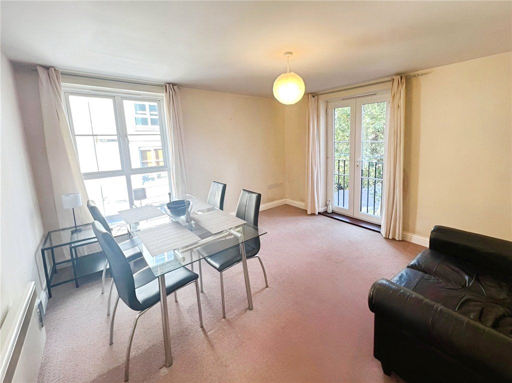 Property photo 2 of 10 Living Room