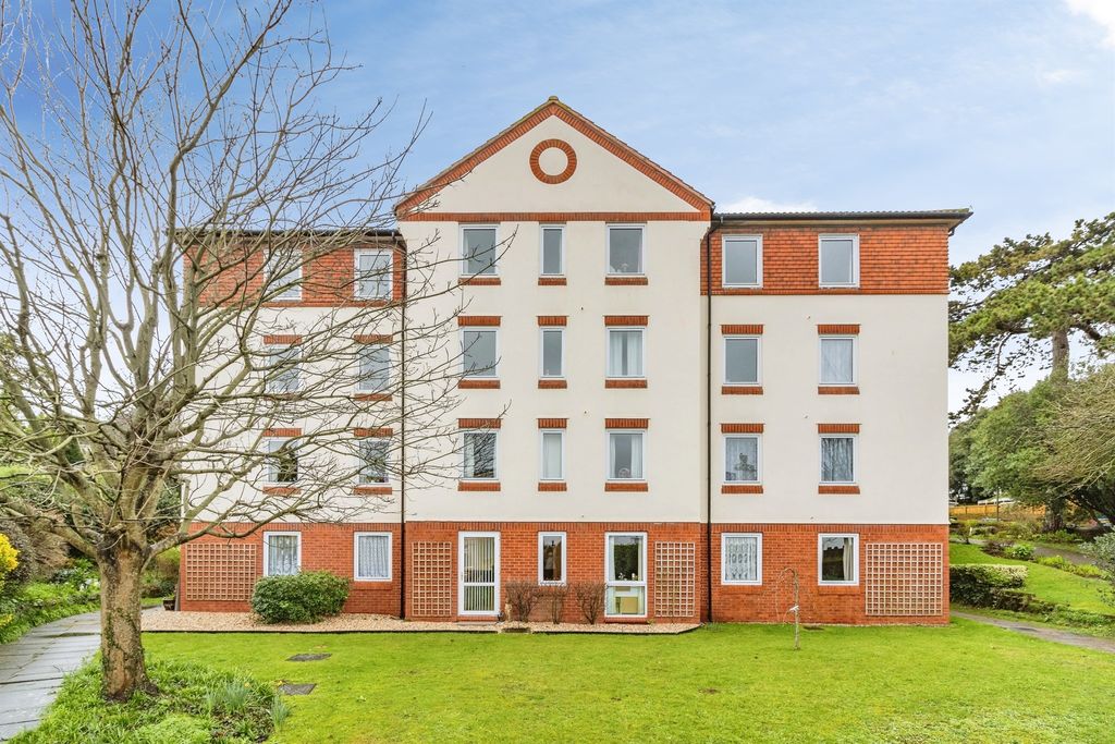 Property photo 1 of 20