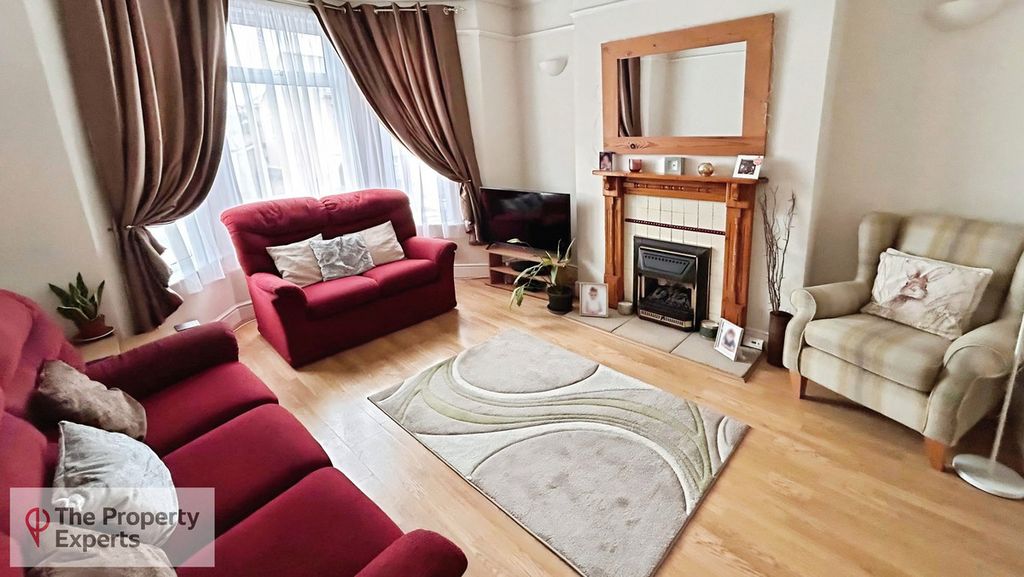 Property photo 2 of 8