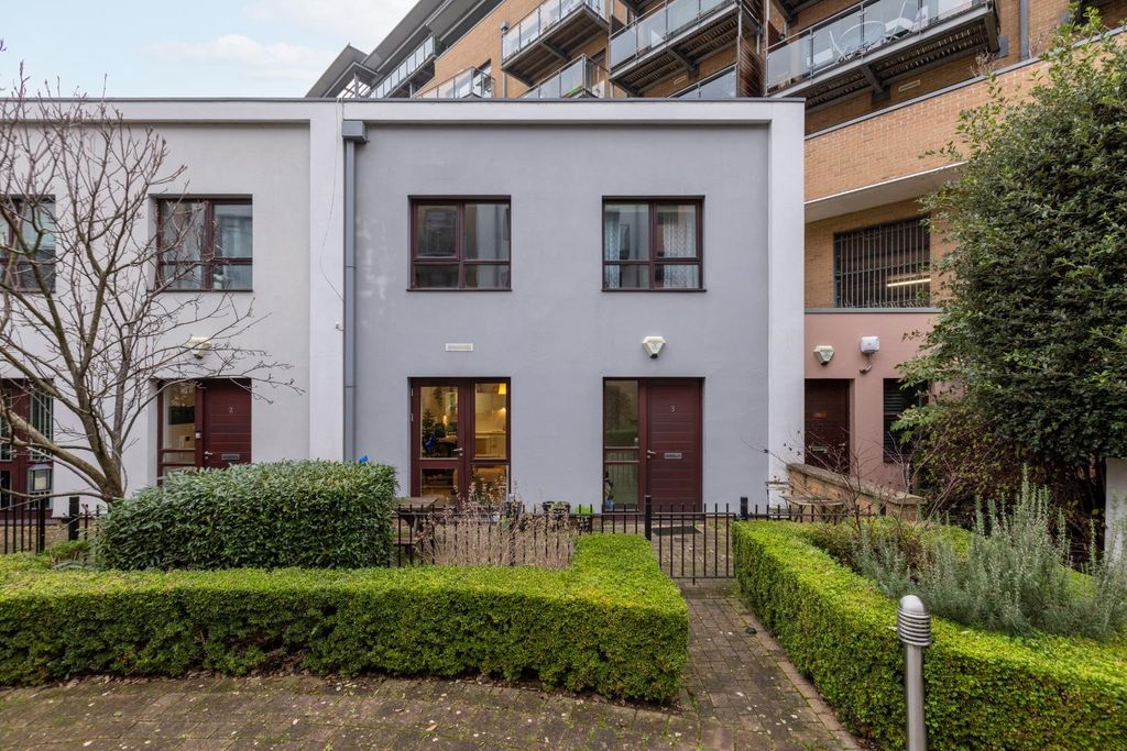 Property photo 2 of 15 3 St Davids Mews-17.Jpg