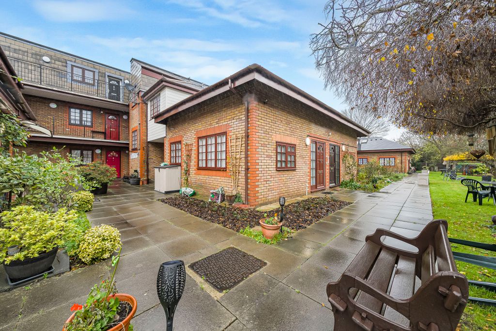 Property photo 1 of 15 Communal Grounds (2)