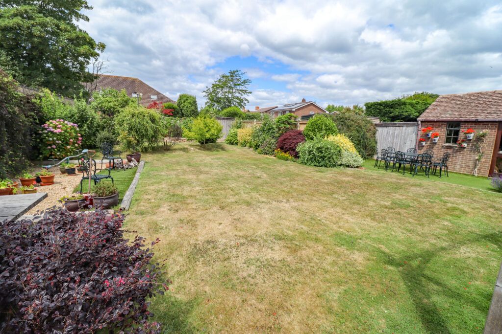 Property photo 2 of 27